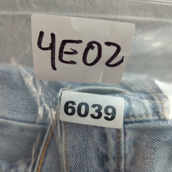 Vintage Levis Jeans 36 (Fits 34x27) Blue Light Wash Faded Faded Skate Grunge Y2K - Picture 15 of 15